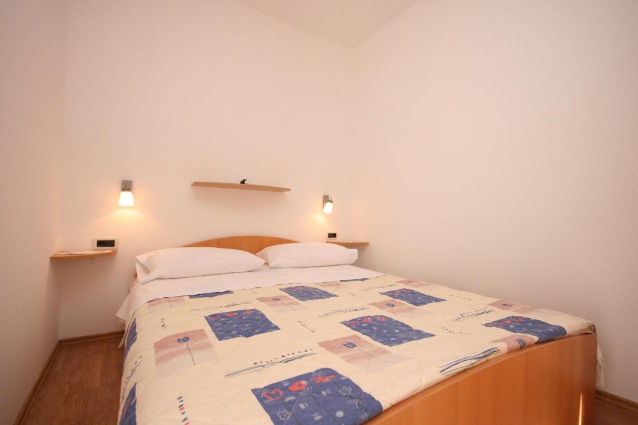 Apartments By The Sea Stara Novalja, Pag - 6301 ภายนอก รูปภาพ